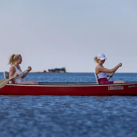 Lomamoekki Johtojuku 1 *